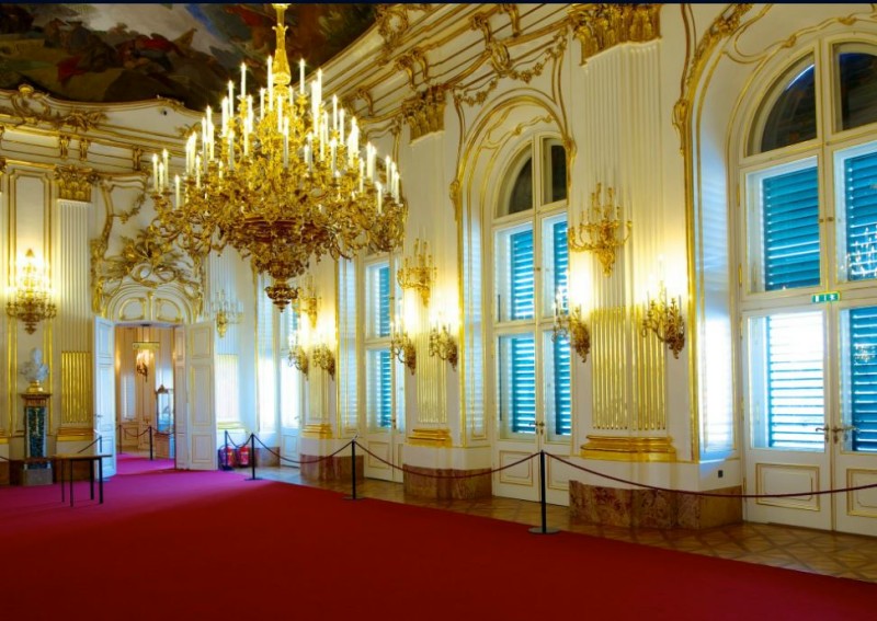 ../Images/schloss zwei.jpg